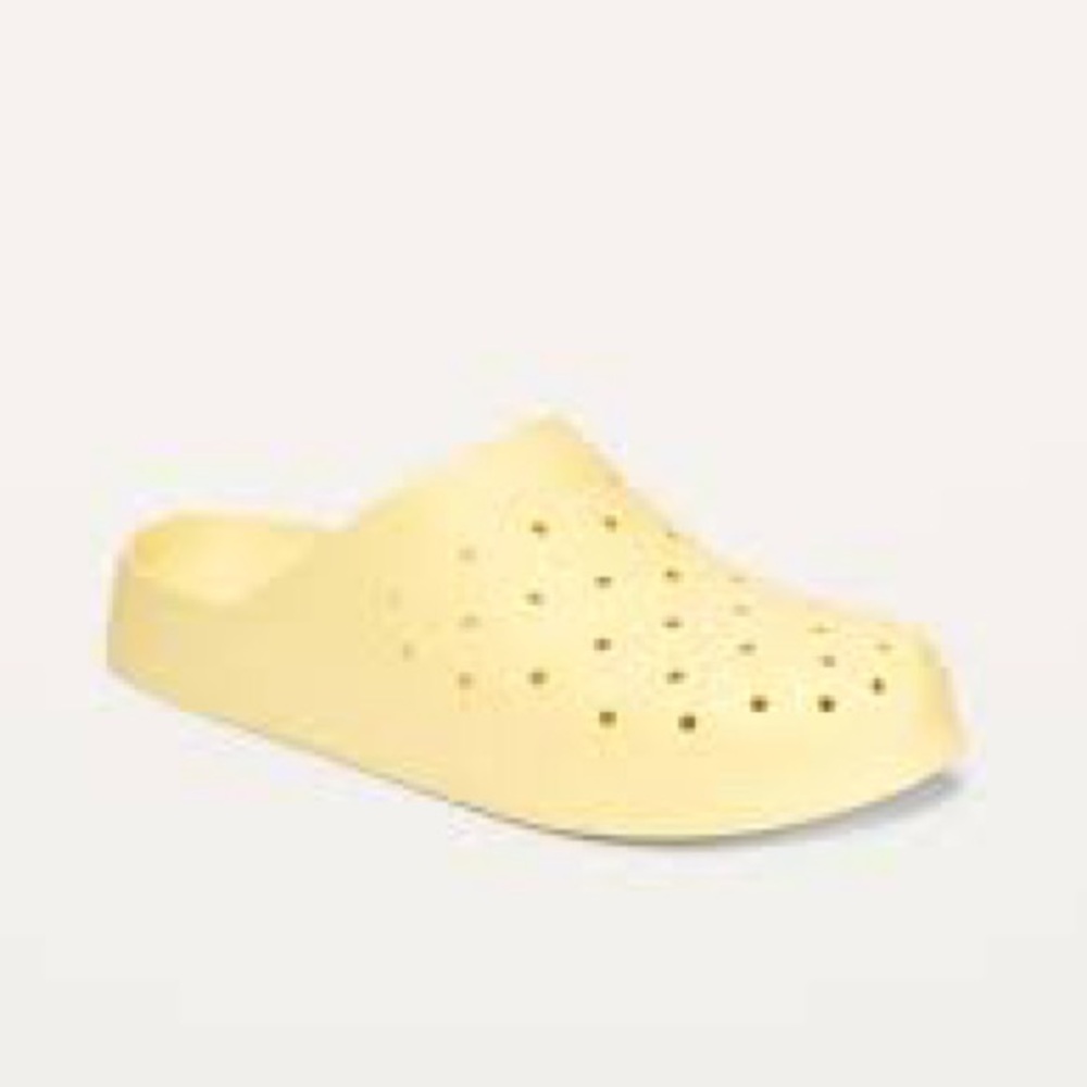 NWT Old Navy Perforated Clog